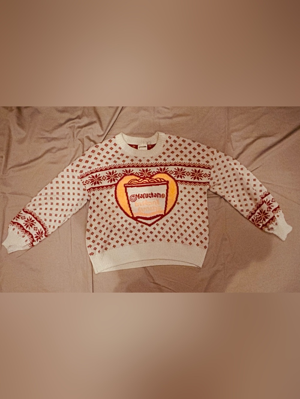 Maruchan Ramen White and Red Maruchan Knit in Sweater Size Large
